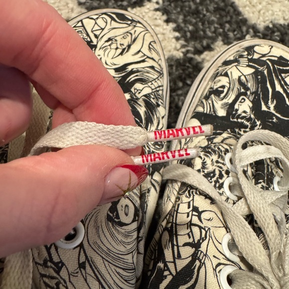 Vans Marvel Comic Strip Shoes Women’s size 8 - Picture 8 of 8